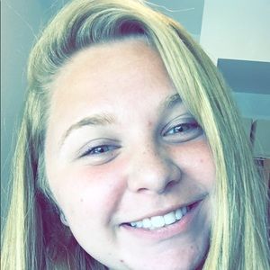 Meet your Posher, Chloe